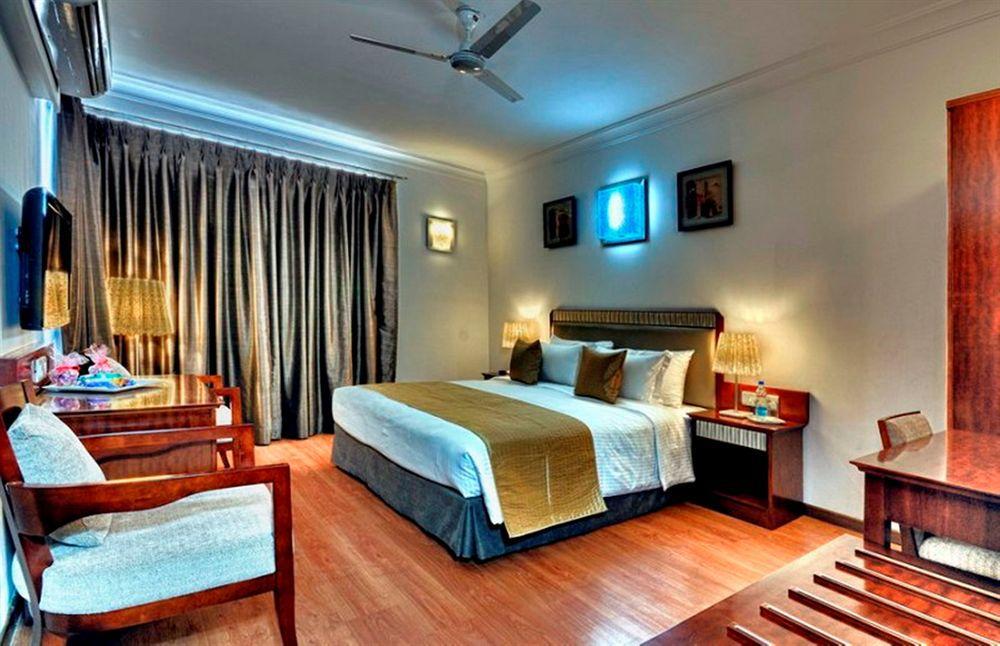 Clubhouse Nami Residency, Ahmedabad Hotel Екстериор снимка