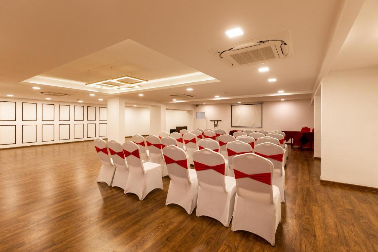 Clubhouse Nami Residency, Ahmedabad Hotel Екстериор снимка