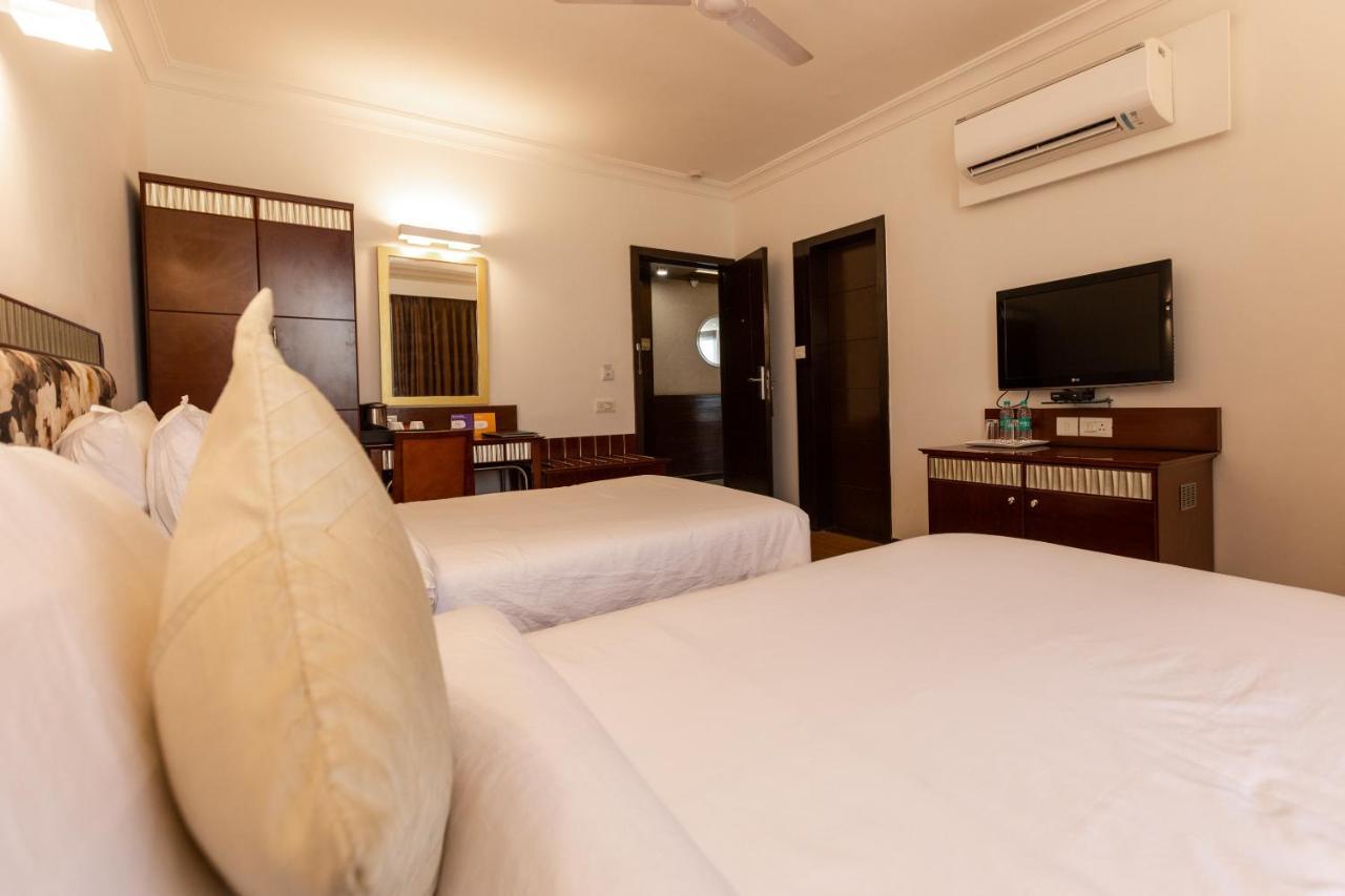 Clubhouse Nami Residency, Ahmedabad Hotel Екстериор снимка
