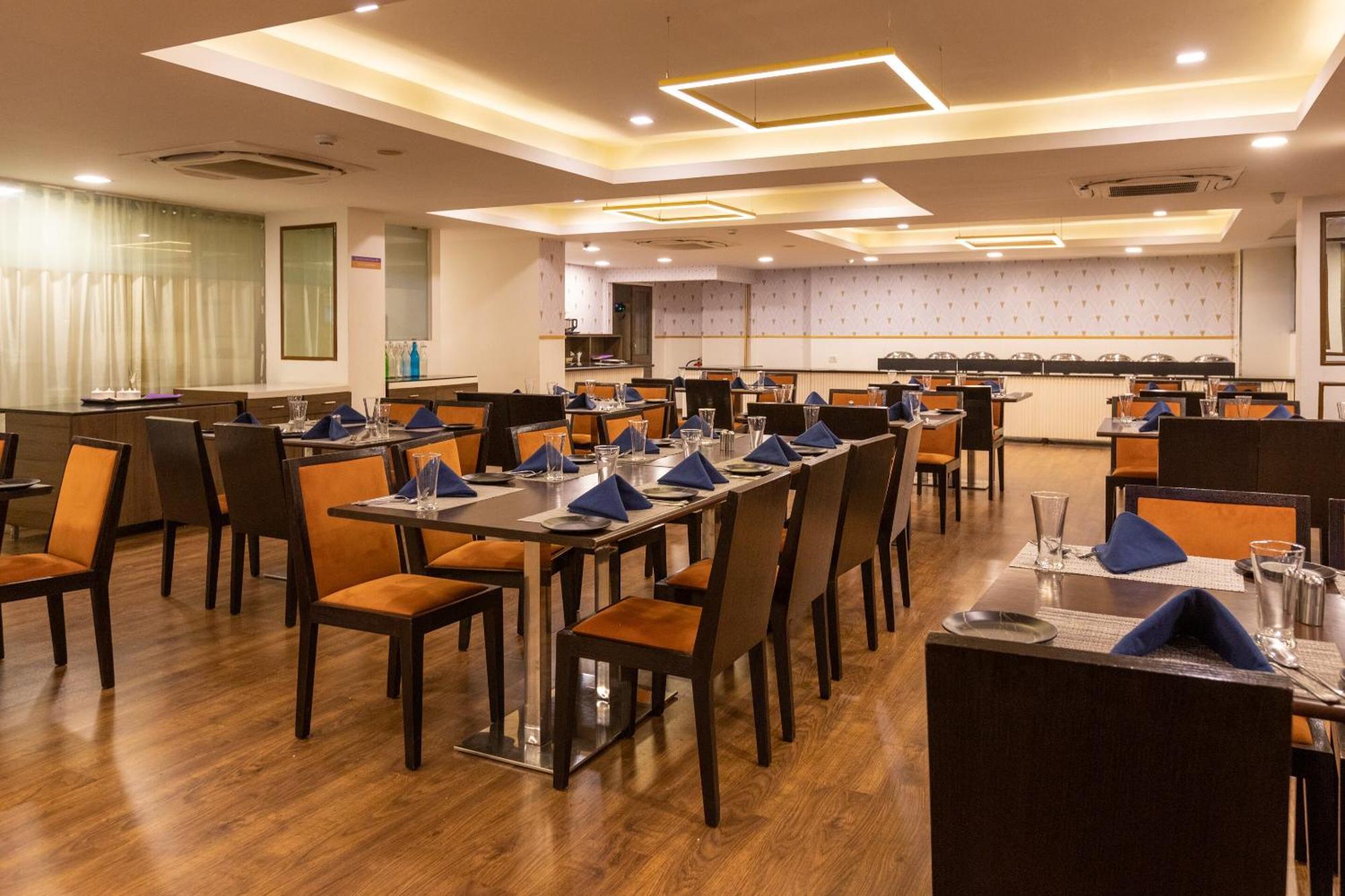Clubhouse Nami Residency, Ahmedabad Hotel Екстериор снимка