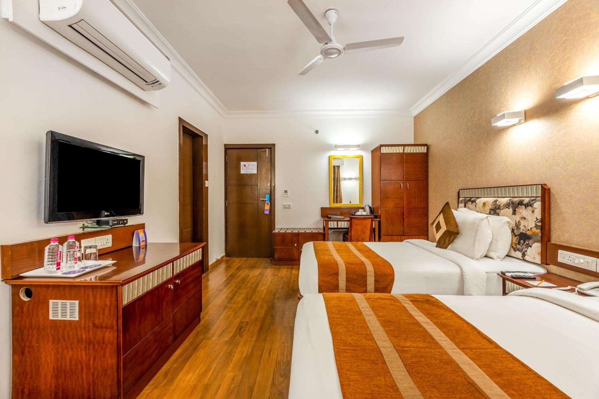 Clubhouse Nami Residency, Ahmedabad Hotel Екстериор снимка