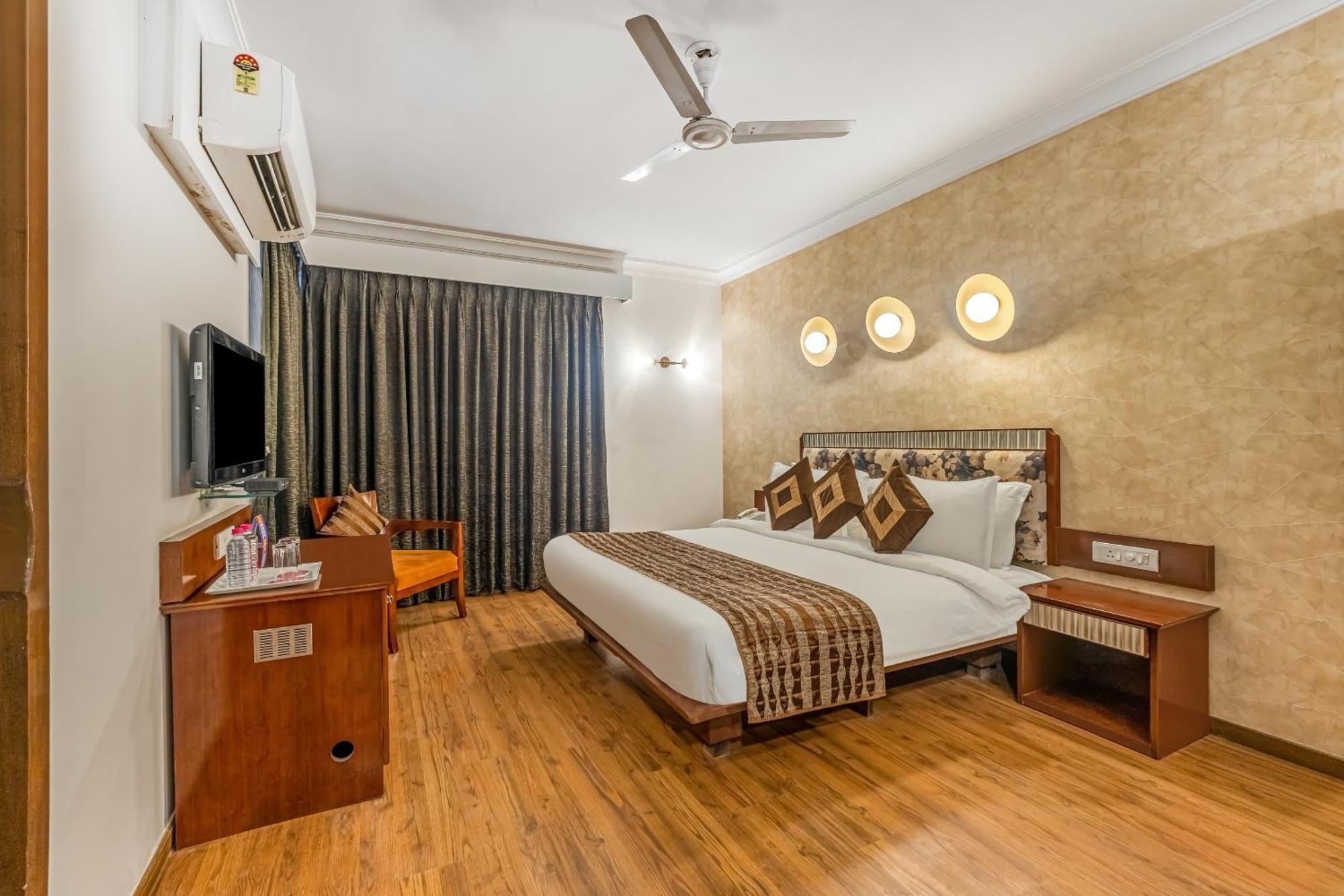 Clubhouse Nami Residency, Ahmedabad Hotel Екстериор снимка