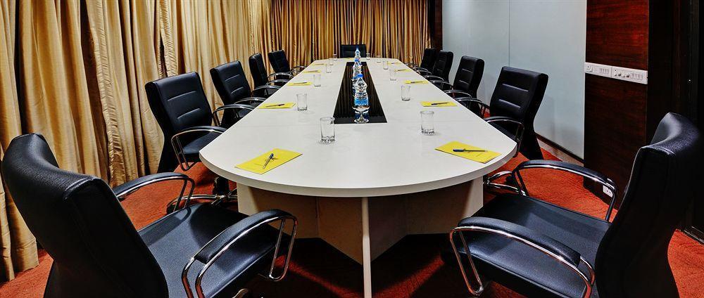 Clubhouse Nami Residency, Ahmedabad Hotel Екстериор снимка