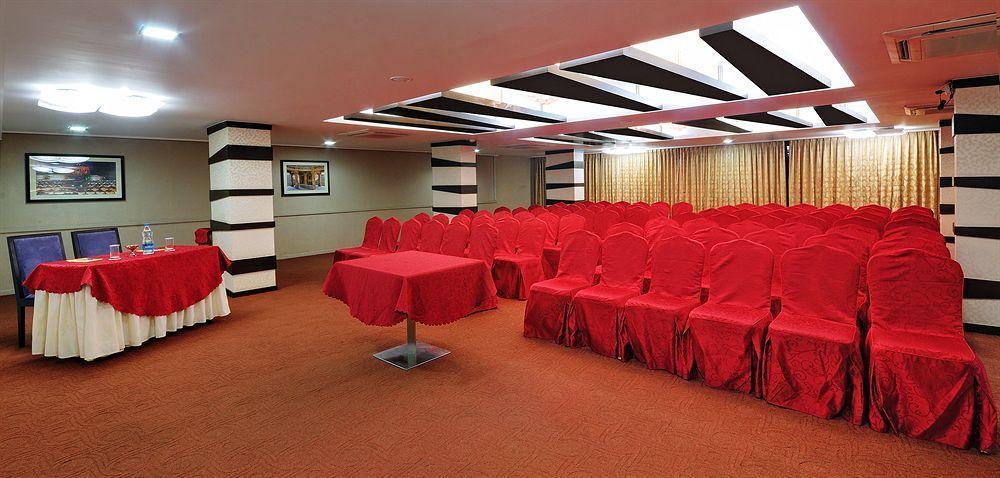 Clubhouse Nami Residency, Ahmedabad Hotel Екстериор снимка