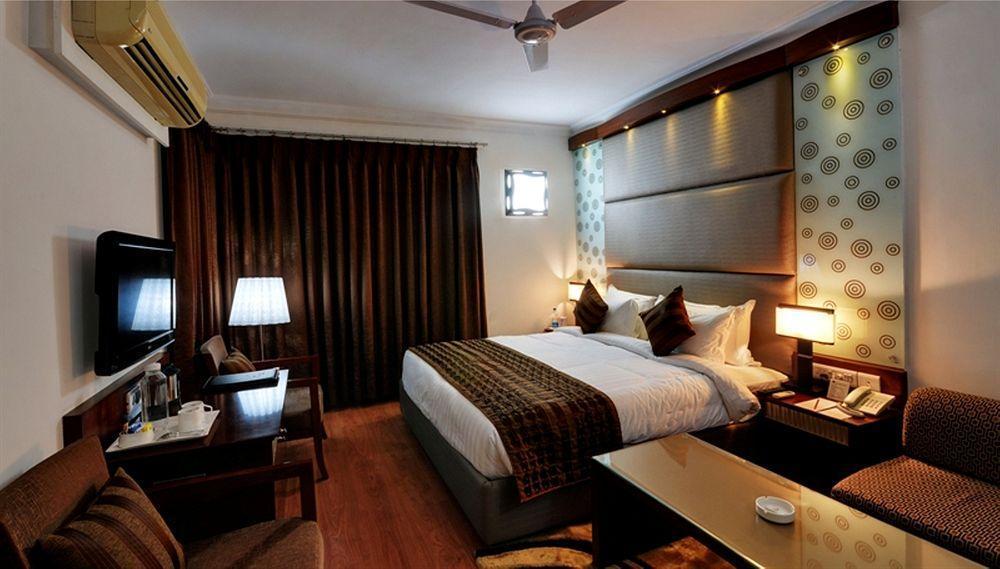 Clubhouse Nami Residency, Ahmedabad Hotel Екстериор снимка