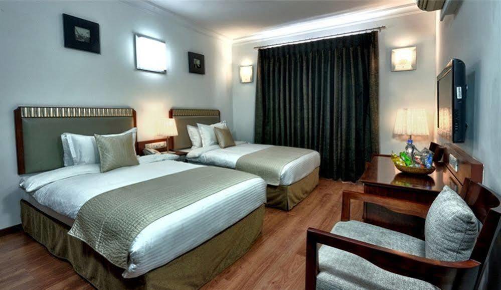 Clubhouse Nami Residency, Ahmedabad Hotel Екстериор снимка